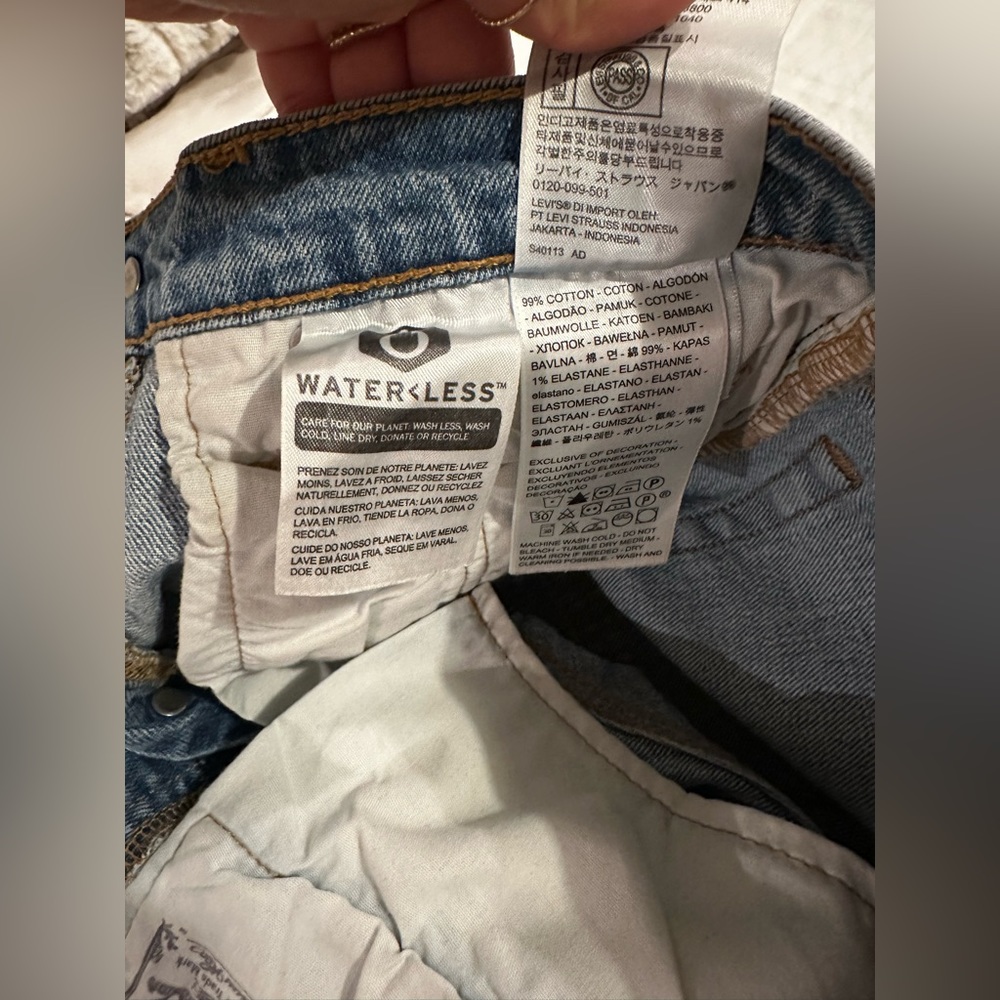 Levi’s - Picture 5 of 8